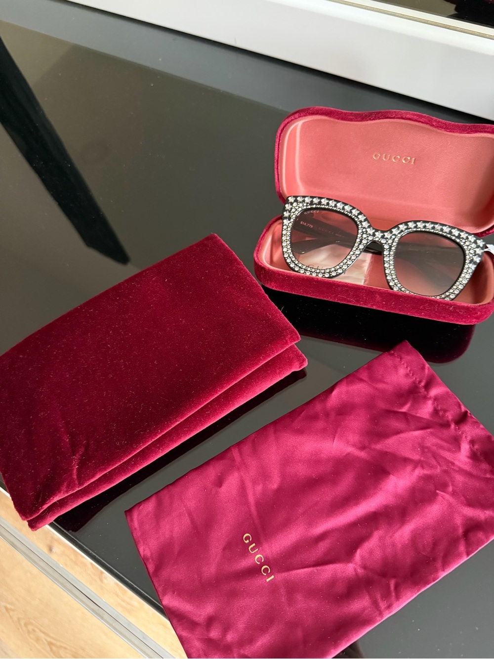 Gucci Sunglasses with  Pouch and Sleeve - Gucci Hollywood Sunglasses -New